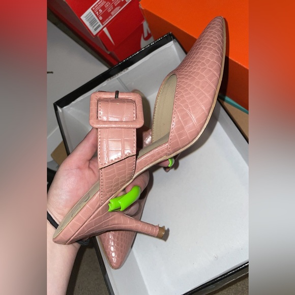 Salmon/pink heels. 7.5w - Picture 3 of 4